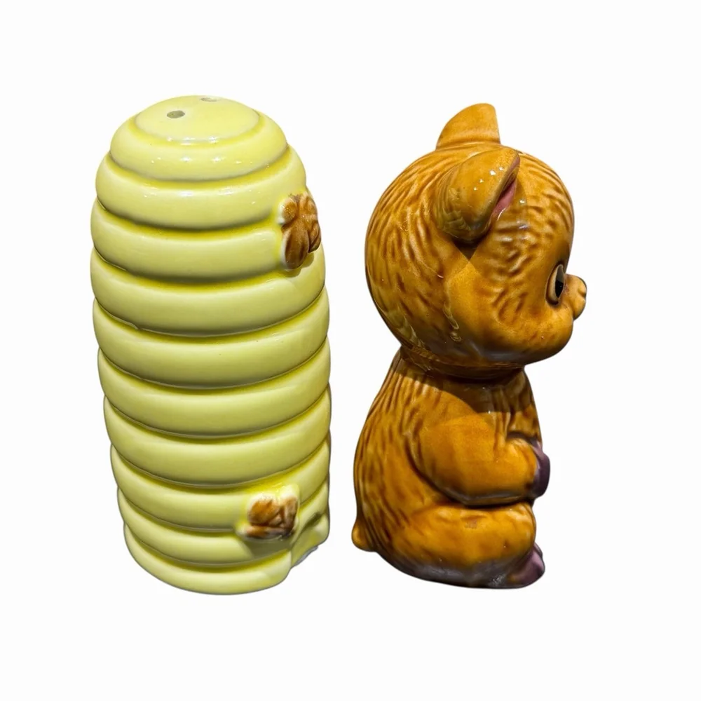 Vintage‎ Bear Beehive Honey Bees Honey Pot Novelty Salt and Pepper Shakers Japan